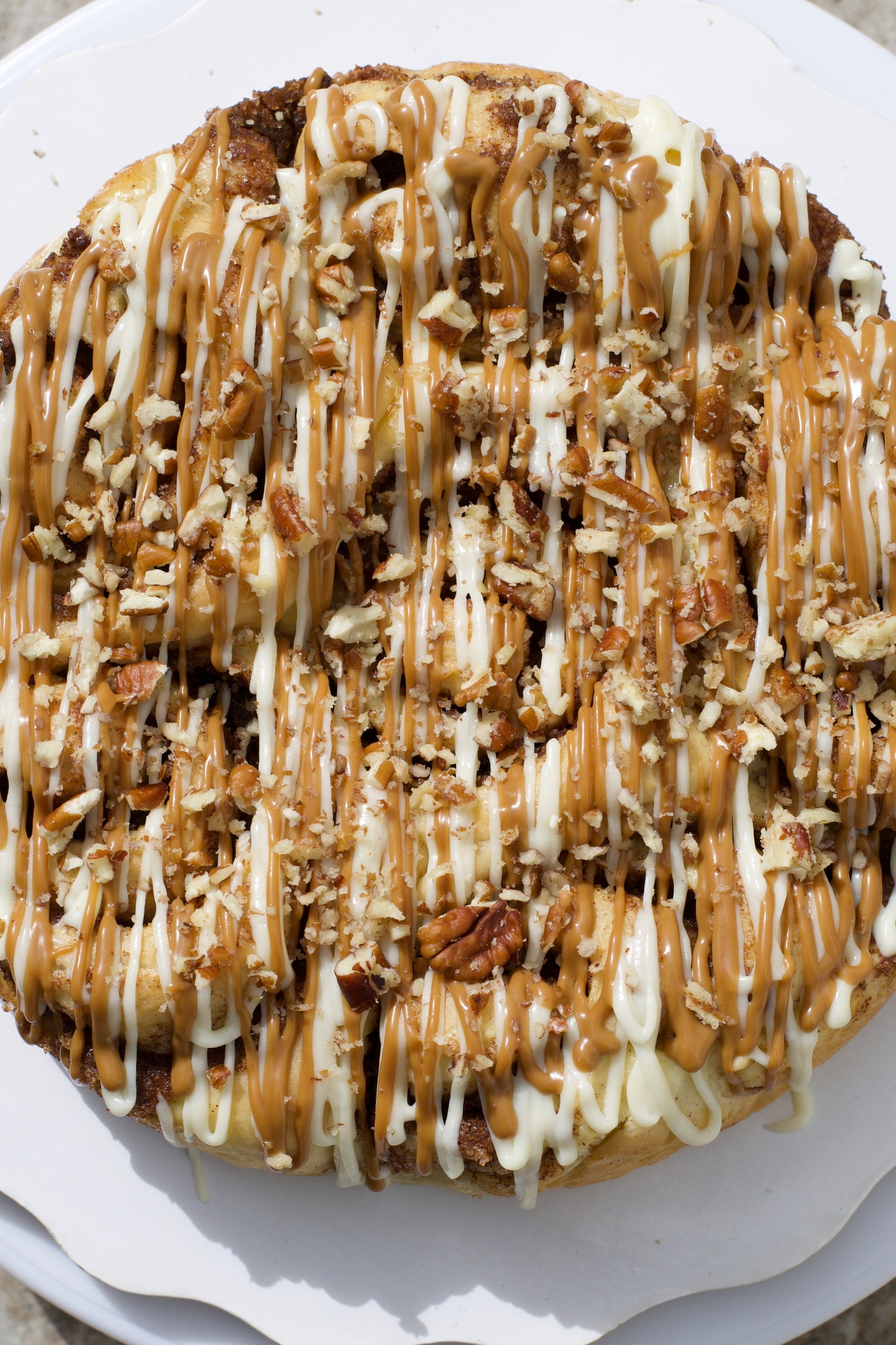 Biscoff cinnamon roll cake
