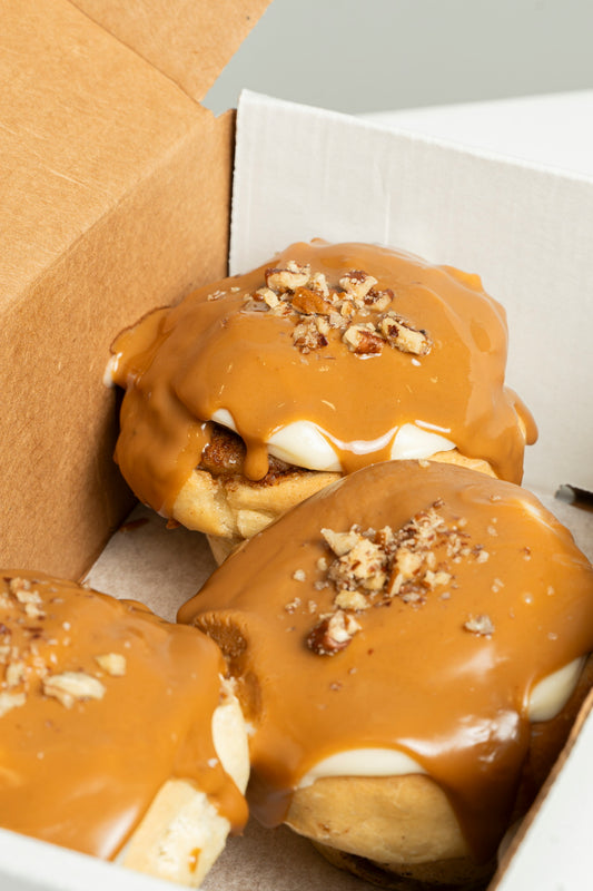 Cinnamon roll glaseado crema biscoff